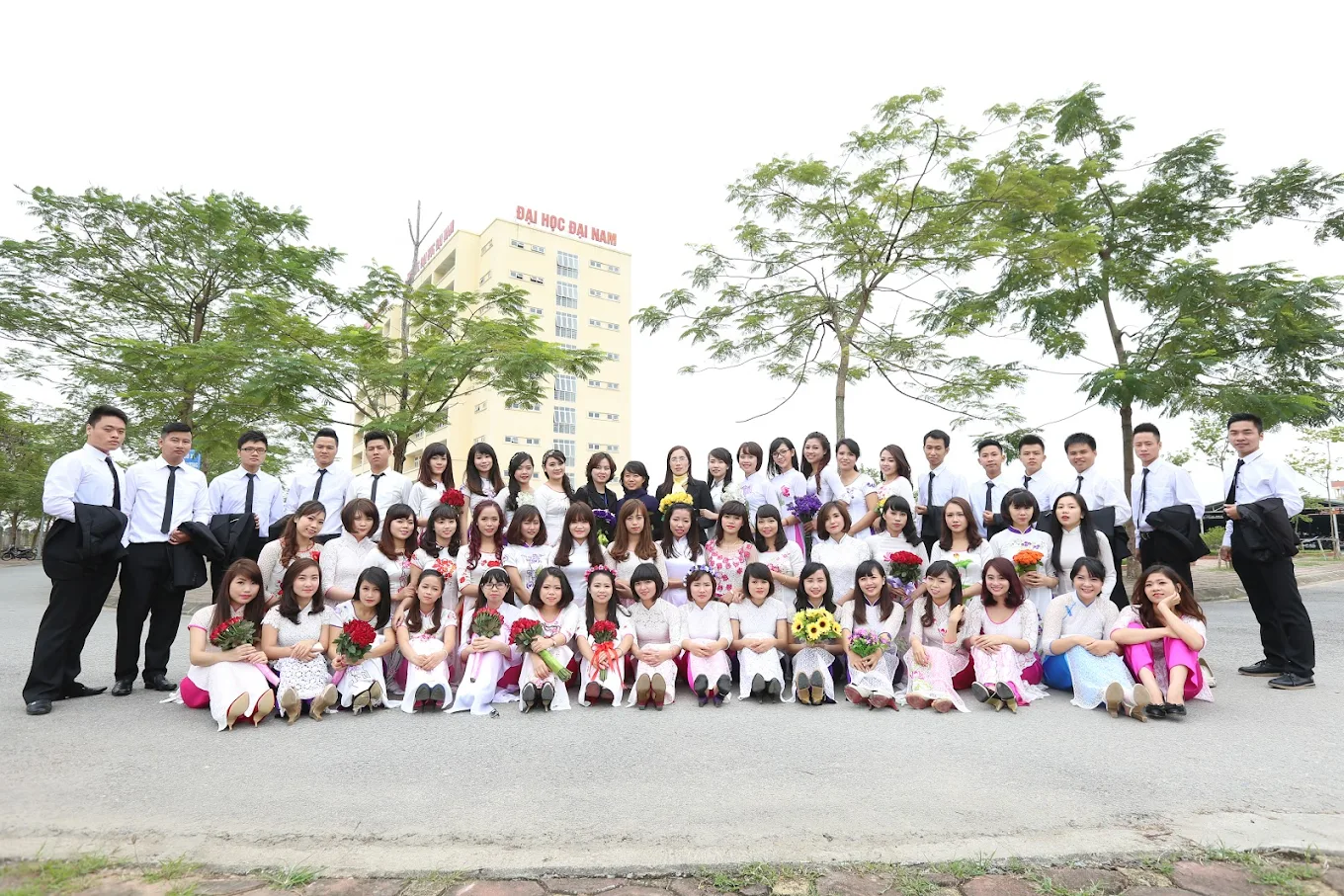 Dai Nam University students and faculty